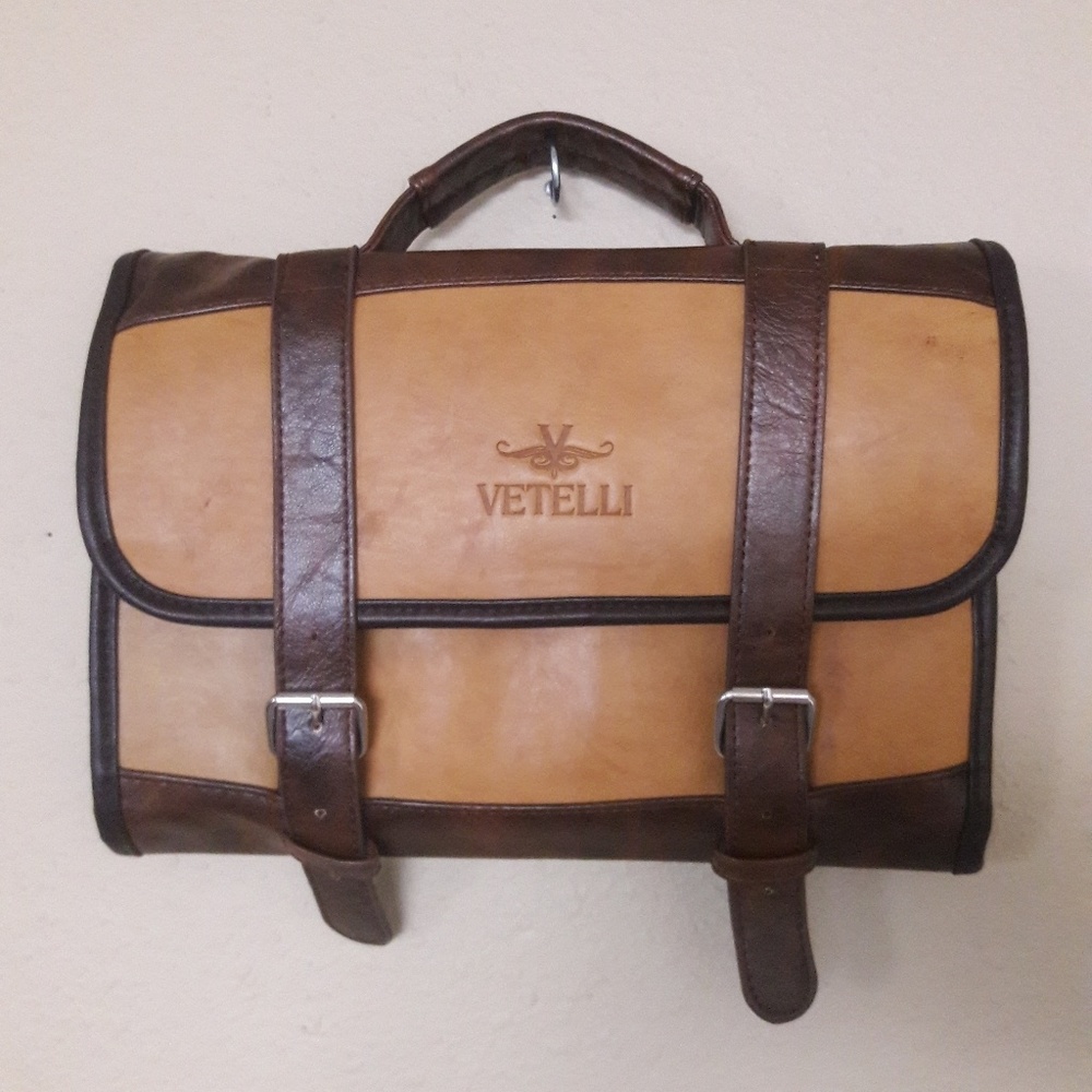 Vetelli men's hanging toiletry bag